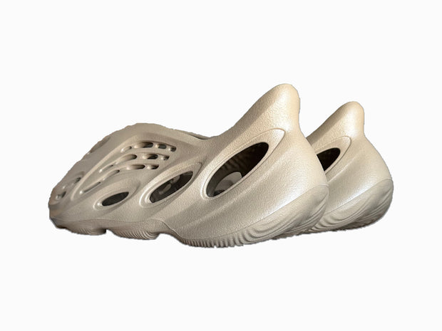 adidas yeezy foamrunner clay taupe